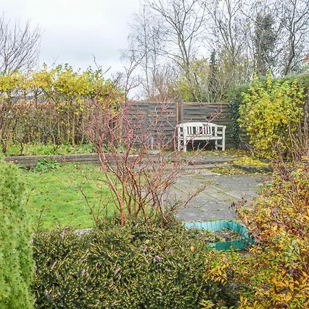 Nice In W/ 3 Bedrooms Vakantiehuis