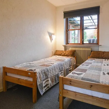 Nice In W/ 3 Bedrooms Сasa de vacaciones Olgod