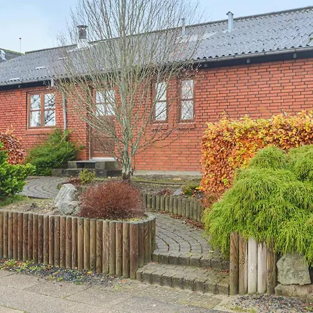 Nice In W/ 3 Bedrooms *